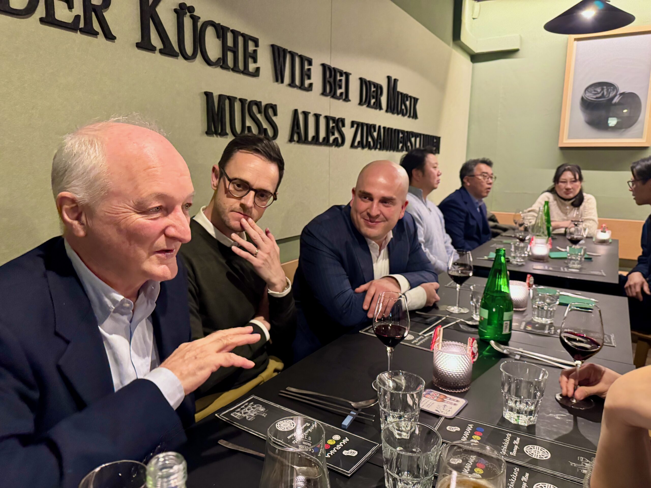 Partners gathered at Akaraka Zürich for the annual Friends of Korea Partner Dinner.