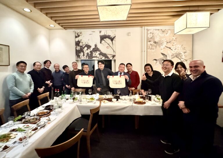 K-Initiative Coordination Meeting participants at the networking dinner in Zürich